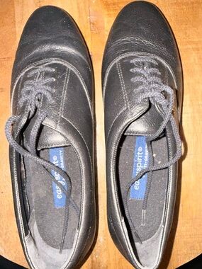 Easy Spirit Black Lace-Up Casual Flats